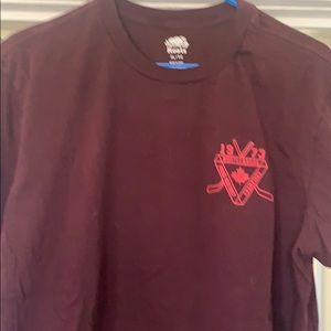 Men’s size XL Roots tee shirt